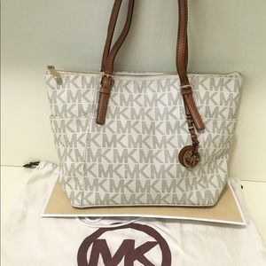 Michael Kors tote